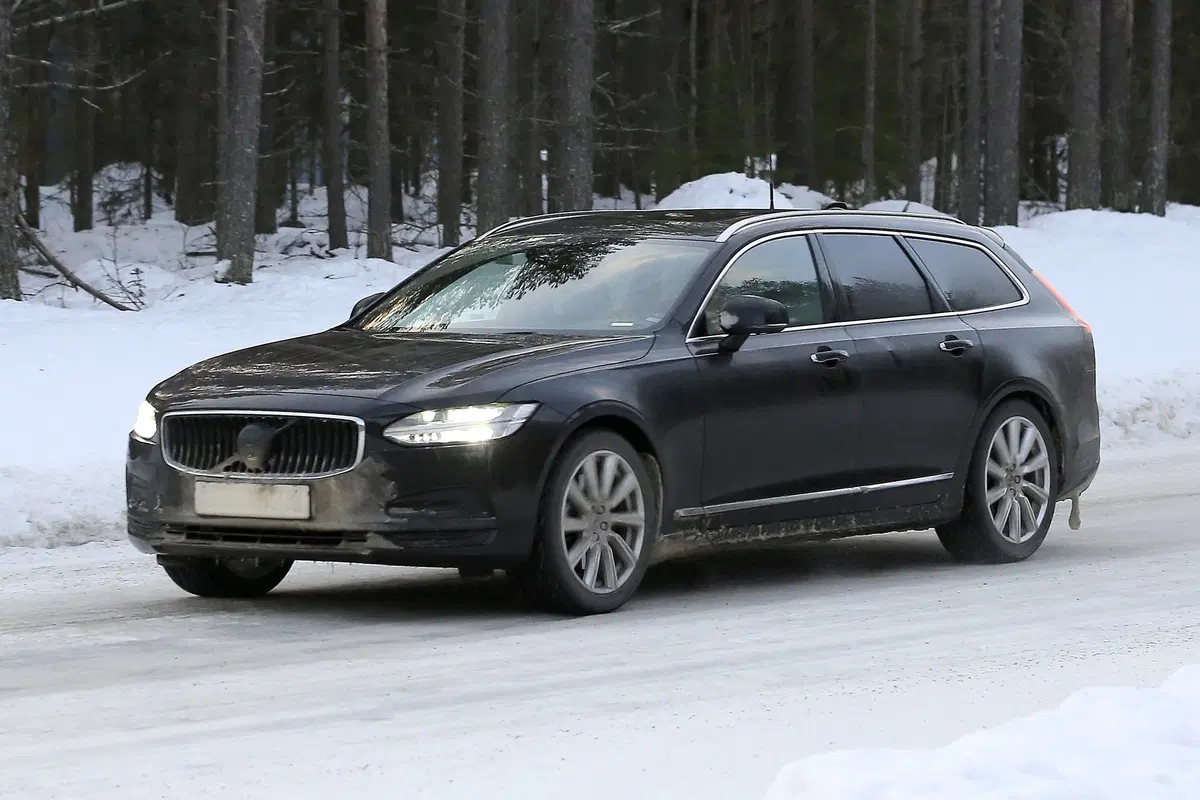 Volvo V90, V90 Cross Country e S90, le foto spia (27)