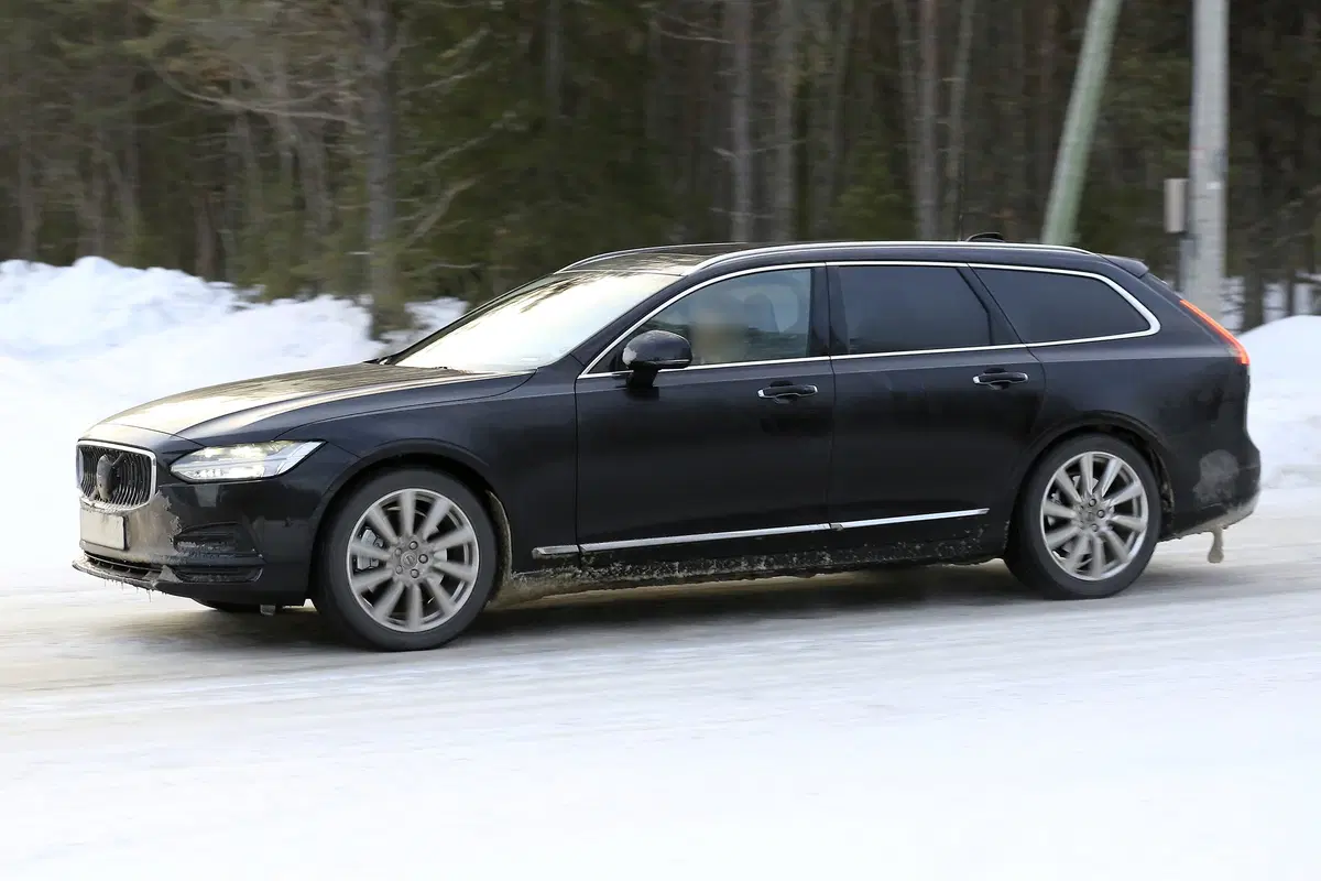 Volvo V90, V90 Cross Country e S90, le foto spia (28)
