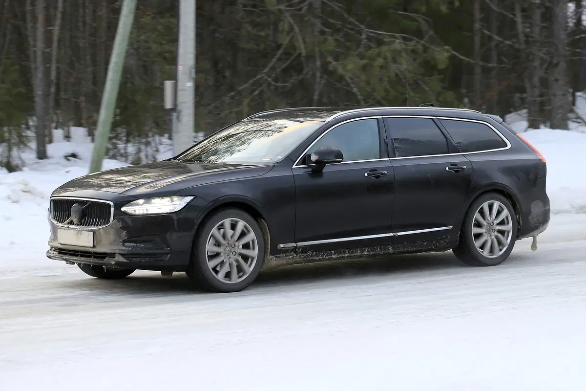 Volvo V90, V90 Cross Country e S90, le foto spia (30)