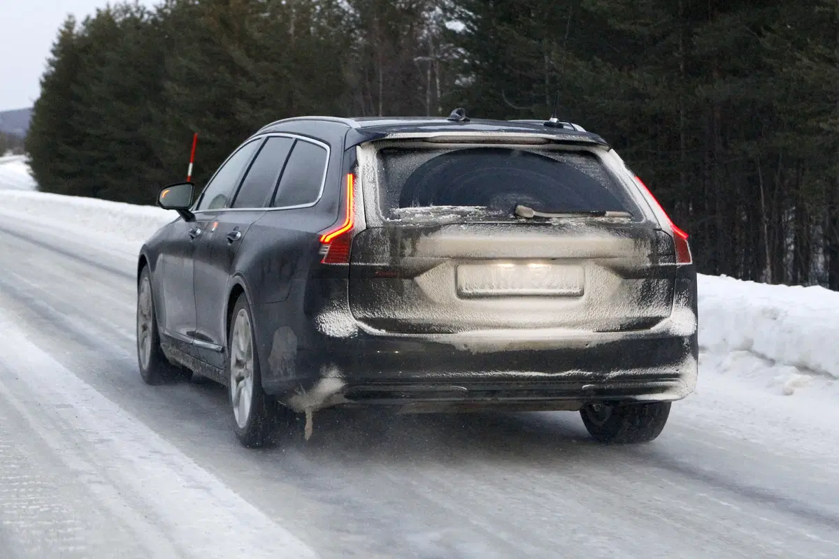 Volvo V90, V90 Cross Country e S90, le foto spia (36)