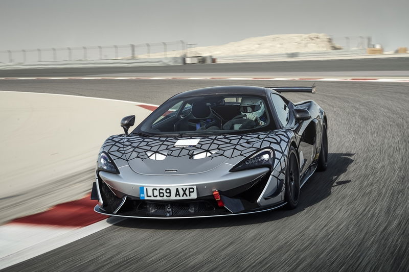 McLaren 620R, come una GT4... ma su strada