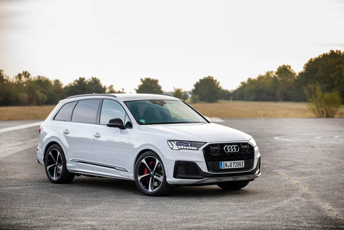 Audi Q7 TFSI e quattro: ibrido plug-in da 456 CV o 381 CV (3)