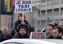 Taxi: a Milano sciopero spontaneo contro Uber