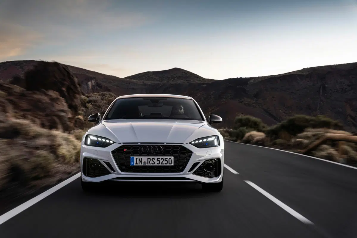 Audi RS5, restyling per Coupé e Sportback (13)