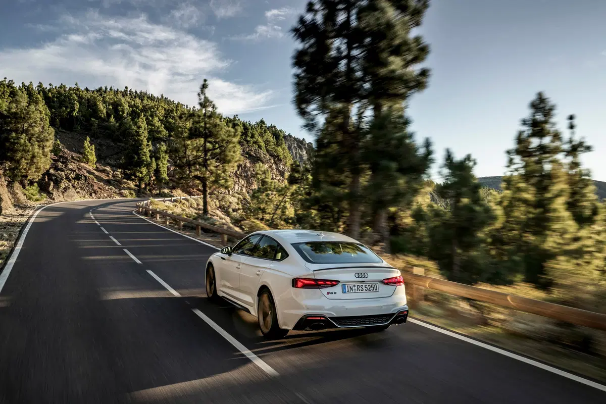 Audi RS5, restyling per Coupé e Sportback (16)