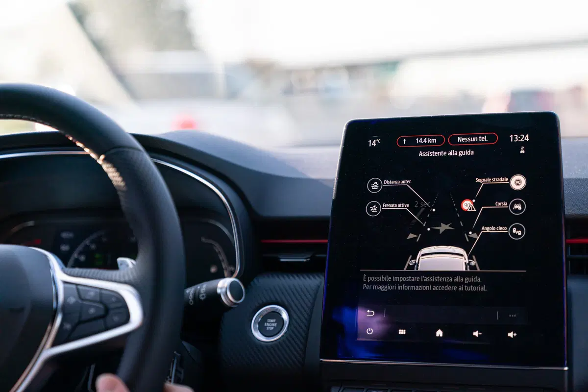 Renault Clio 2020, Sicurezza: con trasmissione EDC le assistenze attive sono davvero top [video] (8)