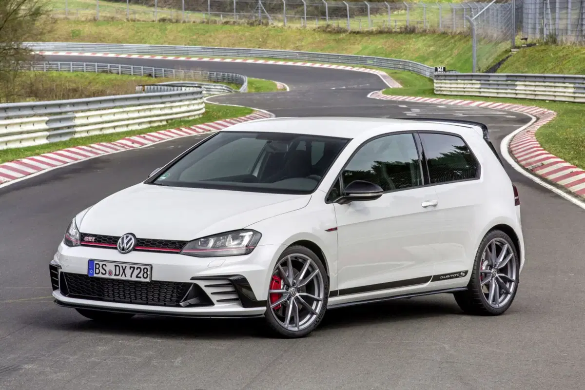 Volkswagen Golf GTI Clubsport S, è già da record (5)