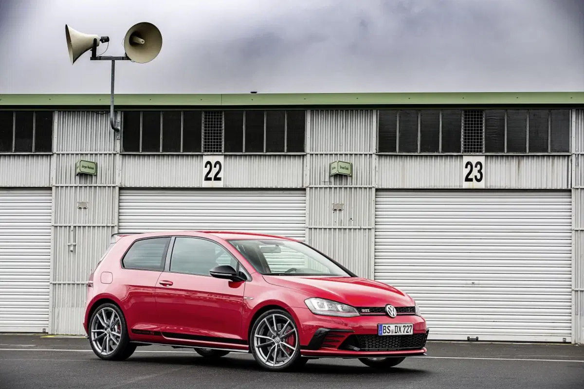 Volkswagen Golf GTI Clubsport S, è già da record (7)