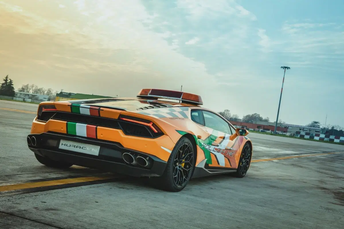 Lamborghini: una Huracan RWD per l’aeroporto di Bologna (6)