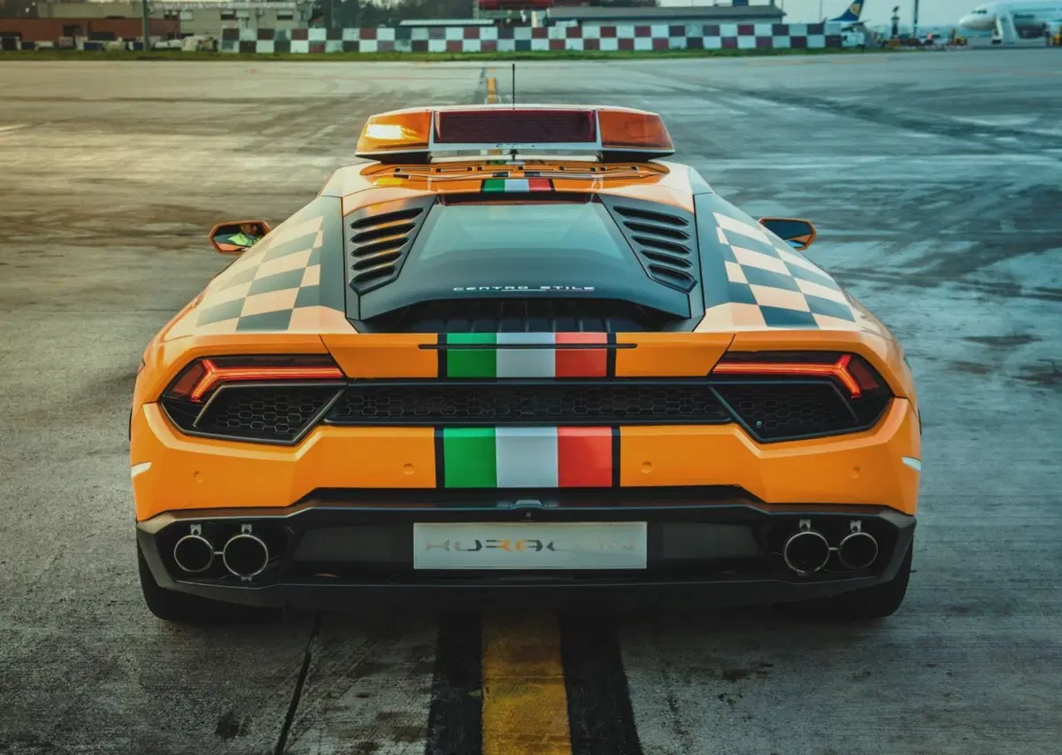 Lamborghini: una Huracan RWD per l’aeroporto di Bologna (9)