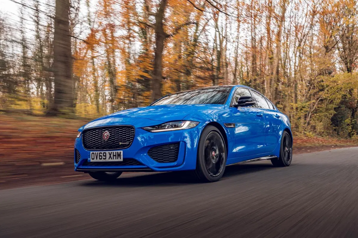Jaguar XE Reims Edition: colorazione iconica per 200 esemplari