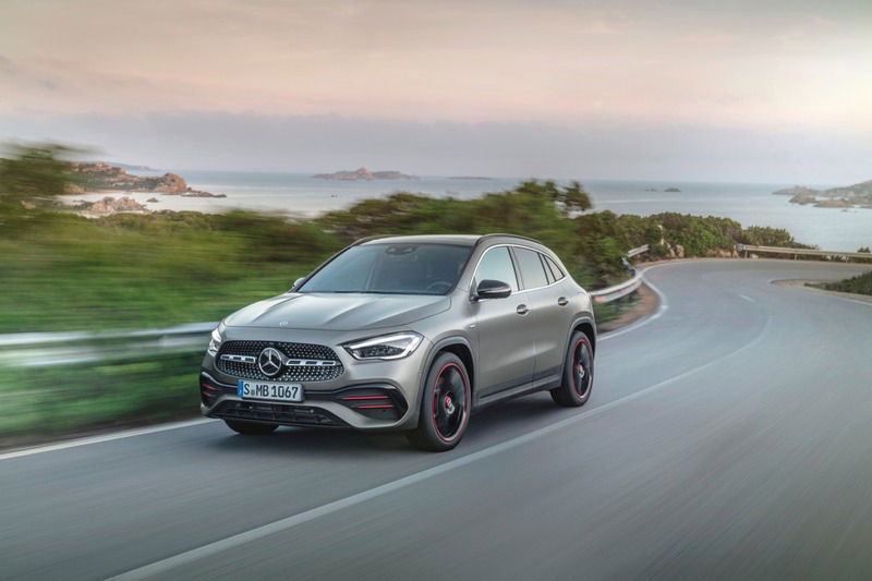 Nuova Mercedes GLA: ora &egrave; un po&rsquo; pi&ugrave; SUV