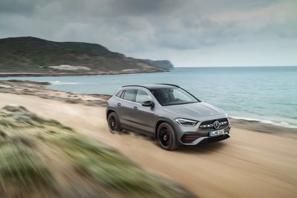 Nuova Mercedes GLA: ora è un po’ più SUV (9)