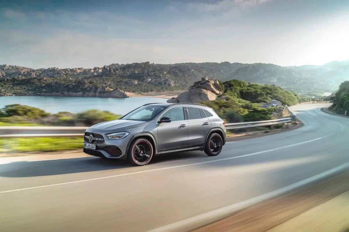 Nuova Mercedes GLA: ora è un po’ più SUV (18)