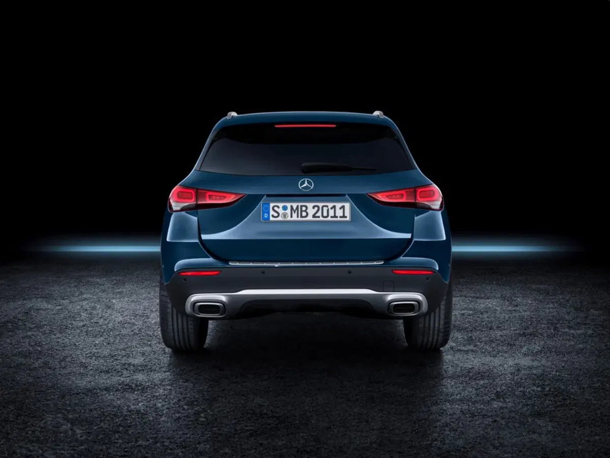 Nuova Mercedes GLA: ora è un po’ più SUV (22)