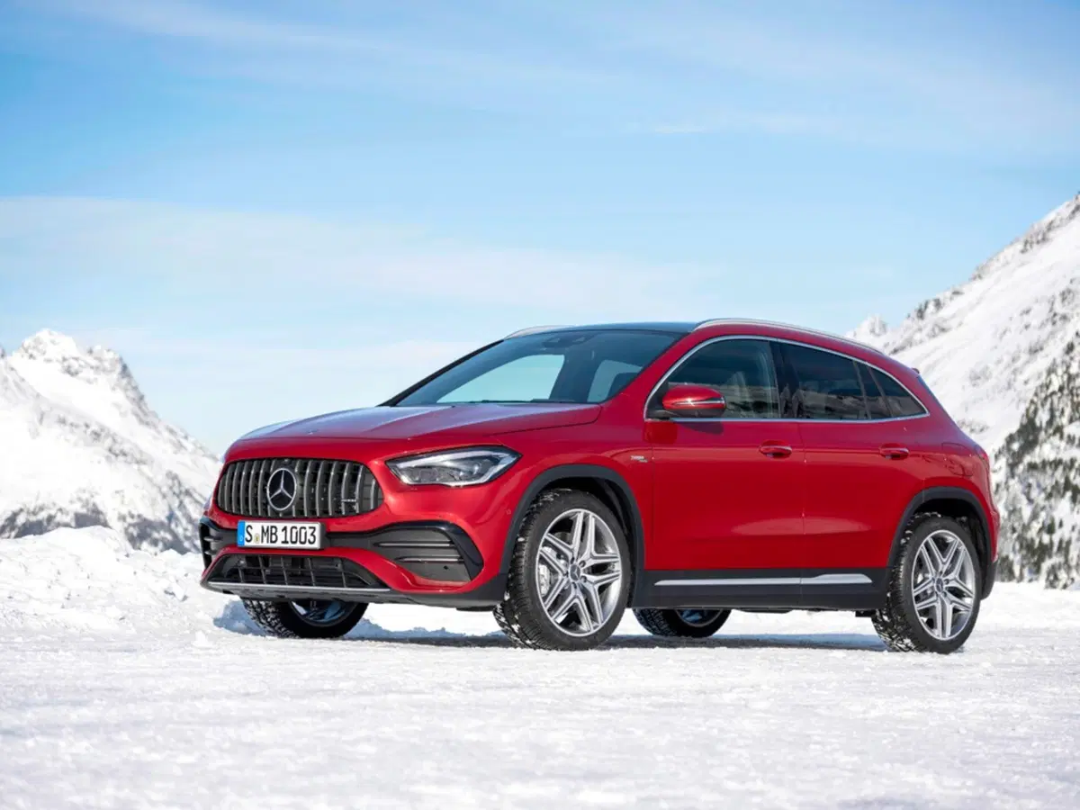 Nuova Mercedes GLA: ora è un po’ più SUV (24)