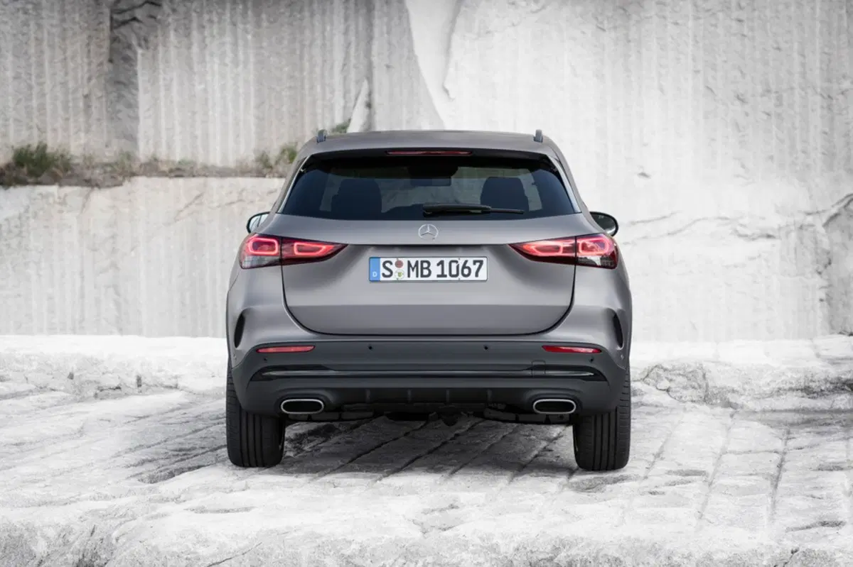 Nuova Mercedes GLA: ora è un po’ più SUV (30)