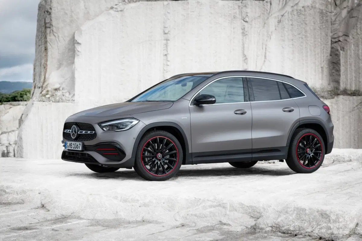 Nuova Mercedes GLA: ora è un po’ più SUV (37)