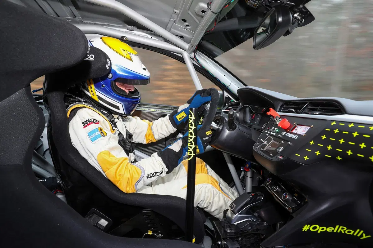 Opel Corsa-e Rally: foto e video dell'elettrica da corsa in azione