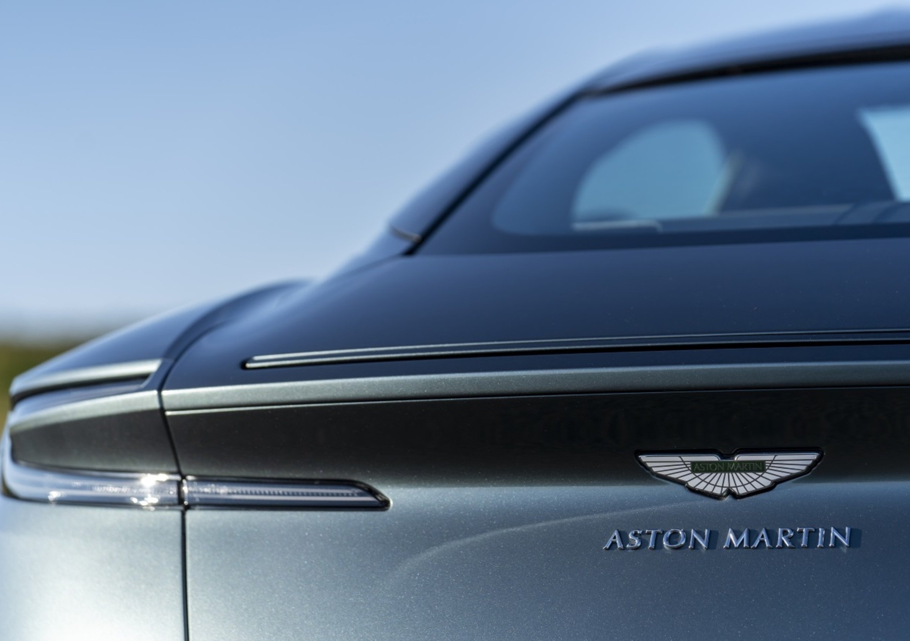 Aston Martin, confermati contatti con investitori