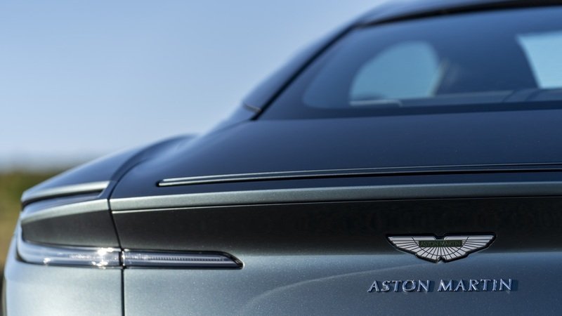 Aston Martin, confermati contatti con investitori