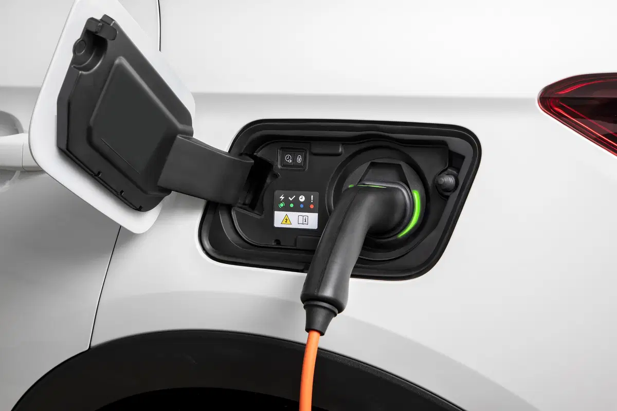 Opel Grandland X, arriva l'ibrida plug-in a trazione anteriore (3)