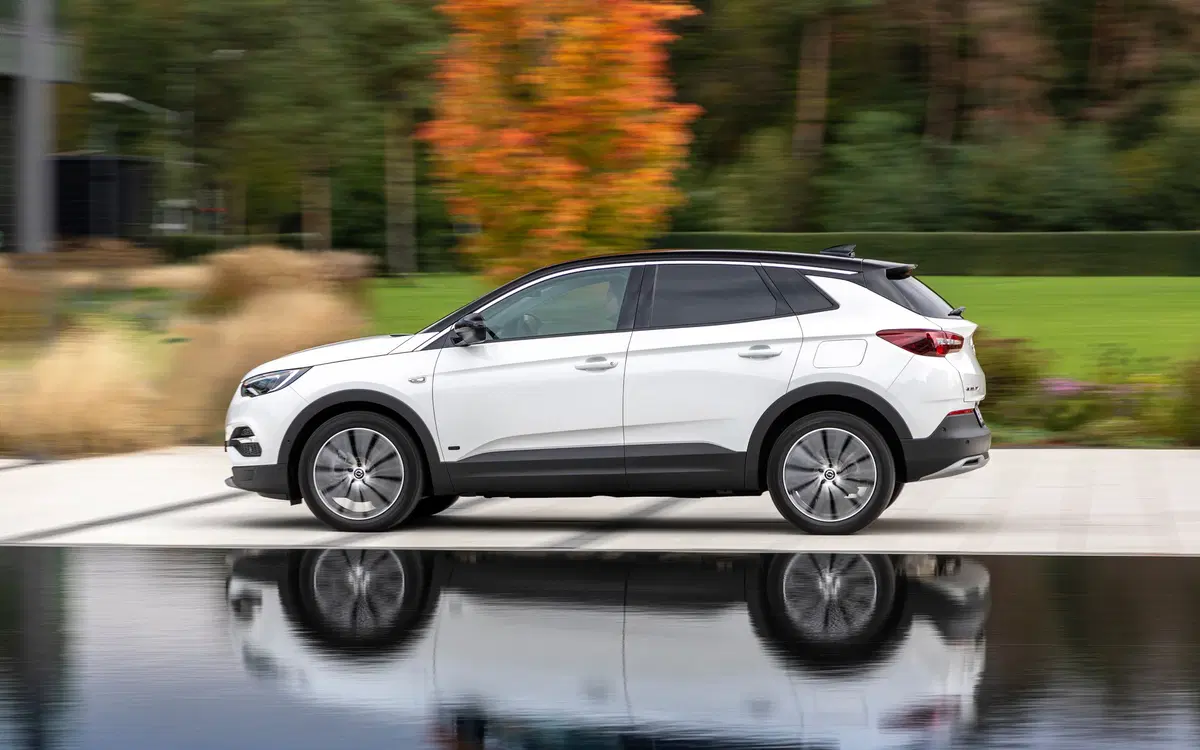 Opel Grandland X, arriva l'ibrida plug-in a trazione anteriore (4)