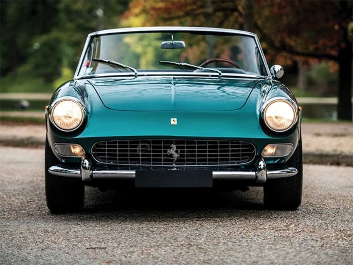 Ferrari 275 GTS: disegnata da Pininfarina e appartenuta al Principe del Marocco (5)