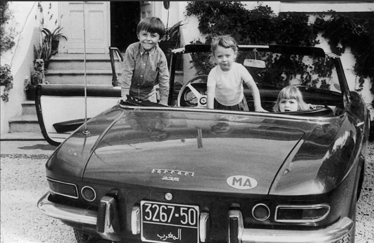 Ferrari 275 GTS: disegnata da Pininfarina e appartenuta al Principe del Marocco (9)