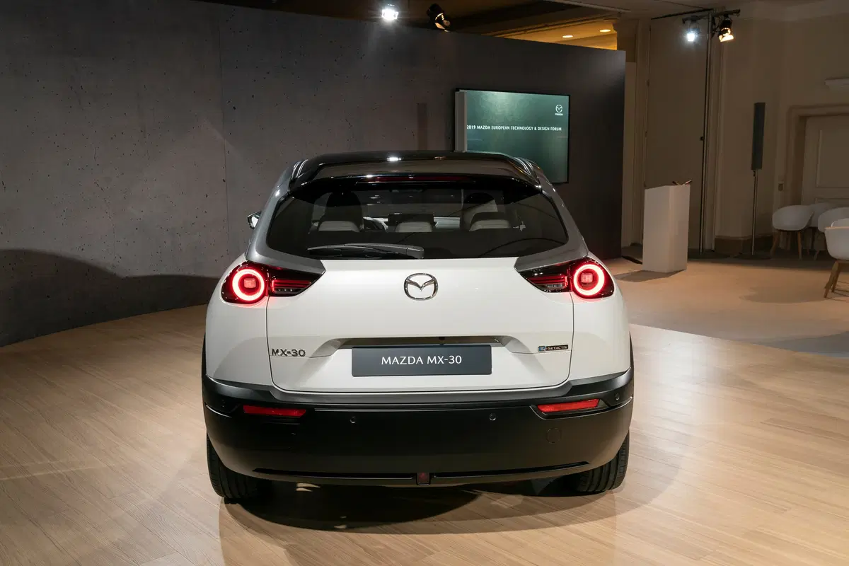Mazda MX-30 2020, la macchina elettrica con...il Wankel! [Video] (2)