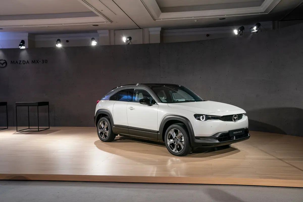 Mazda MX-30 2020, la macchina elettrica con...il Wankel! [Video] (5)