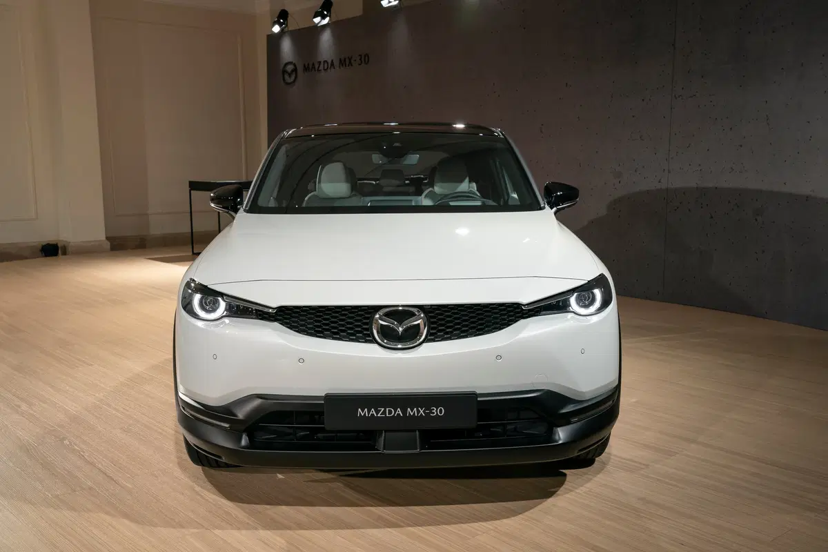 Mazda MX-30 2020, la macchina elettrica con...il Wankel! [Video] (6)