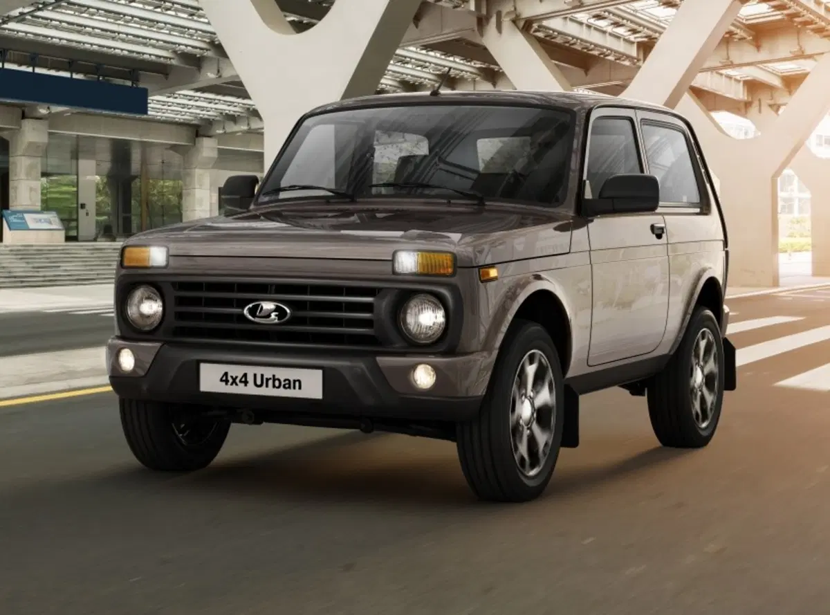 Lada Niva 4x4 2020: interni aggiornati (3)