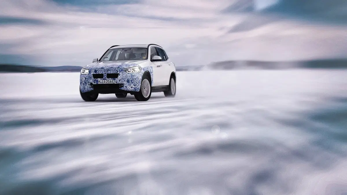 BMW iX3: 286 CV e più di 450 km di autonomia per il SUV elettrico (2)