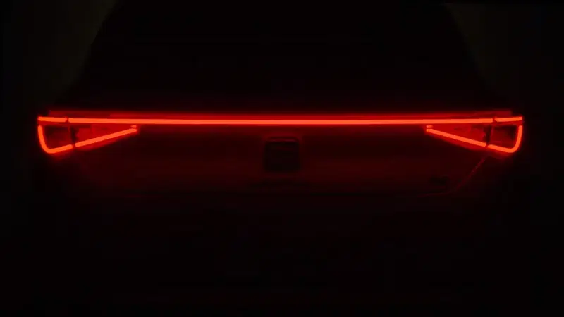 Nuova Seat Leon: le prime immagini [Video teaser]