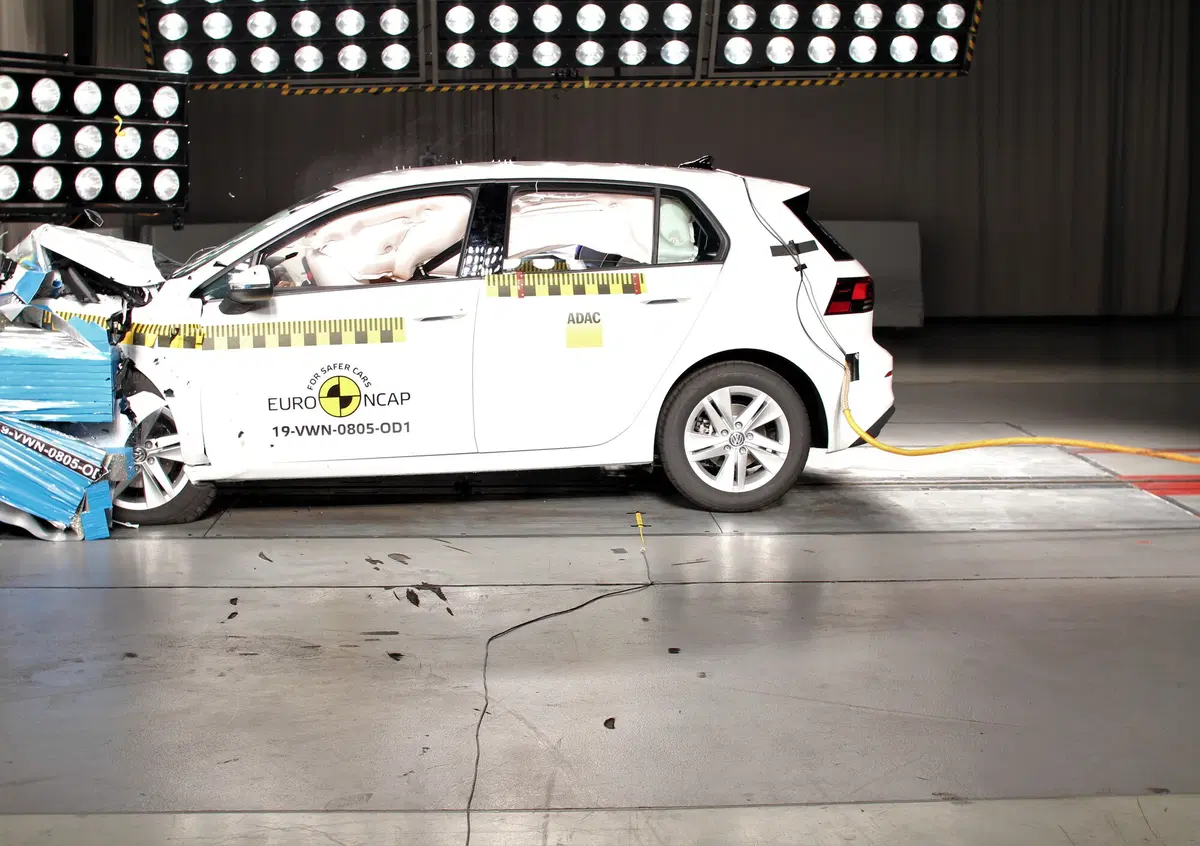 Test Euro NCAP, cinque stelle per la Volkswagen Golf 8 