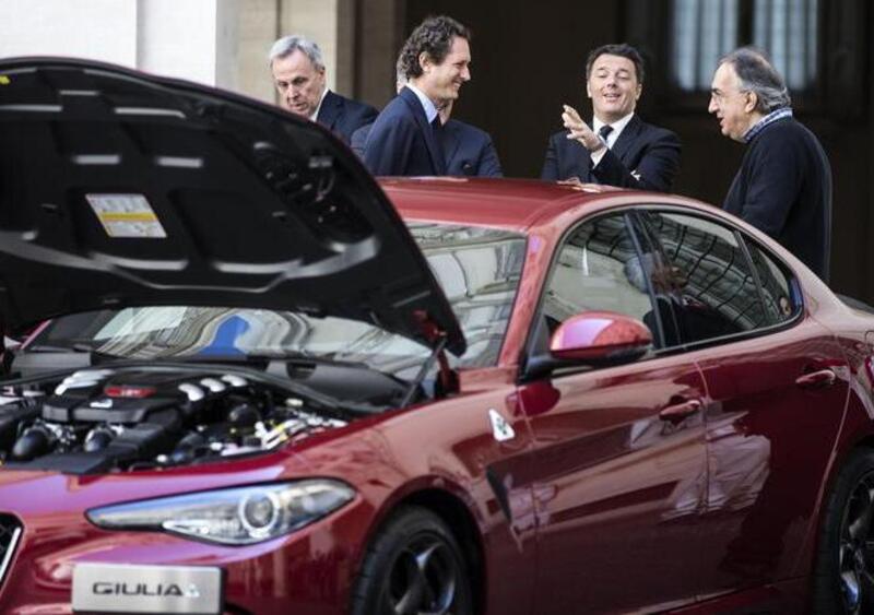 Renzi e Mattarella a bordo della Alfa Romeo Giulia [Video]