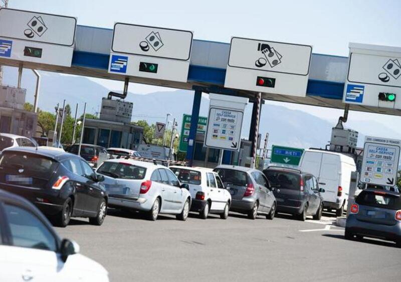 Autostrade: aumento pedaggi potrebbe slittare a luglio