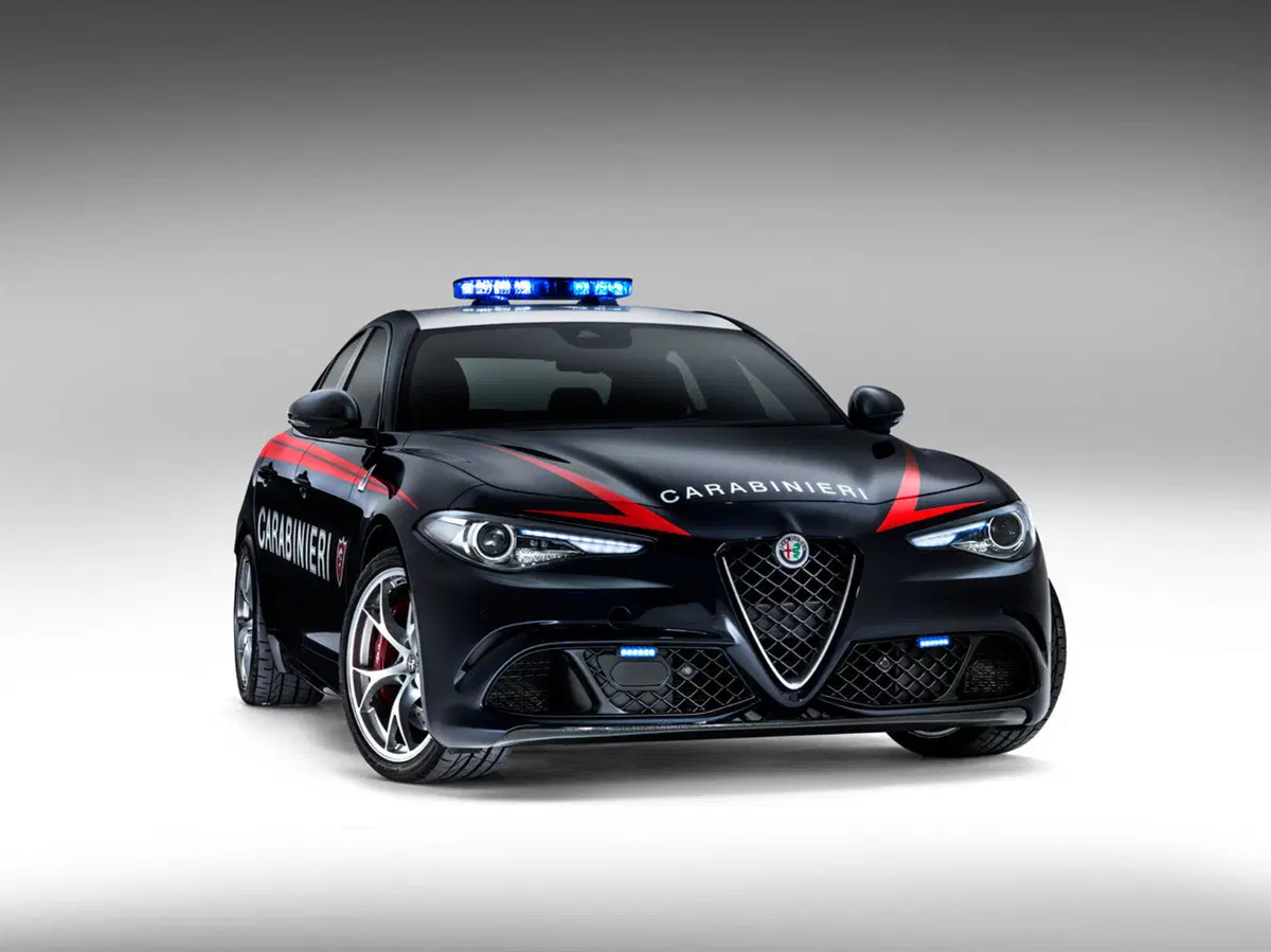 Alfa Romeo Giulia entra nell'Arma dei Carabinieri (2)