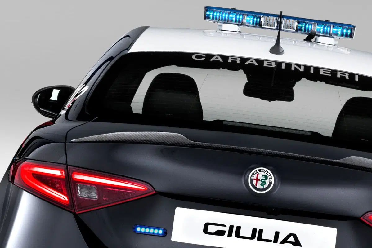 Alfa Romeo Giulia entra nell'Arma dei Carabinieri (6)