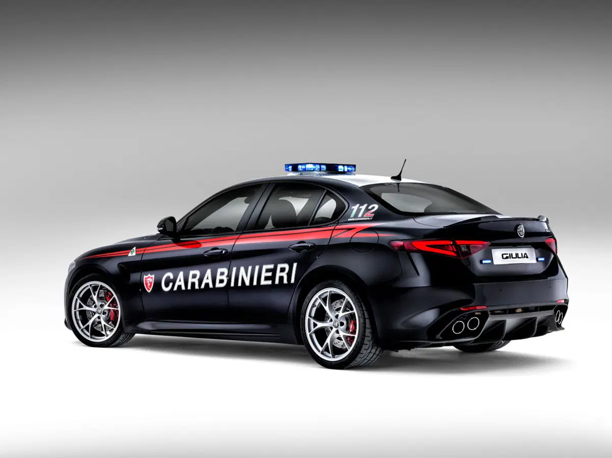 Alfa Romeo Giulia entra nell'Arma dei Carabinieri (3)