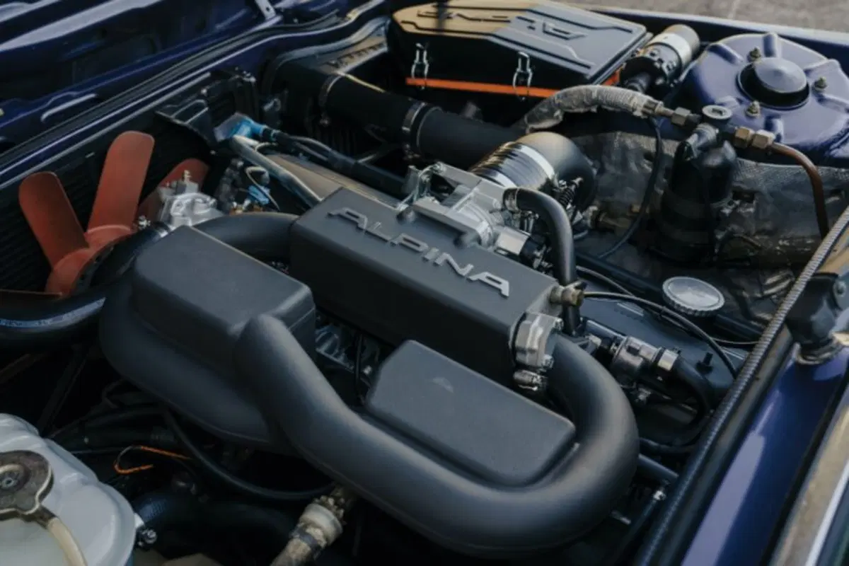 Alpina B7 S Turbo: Il bolide anni '80 all'asta (10)