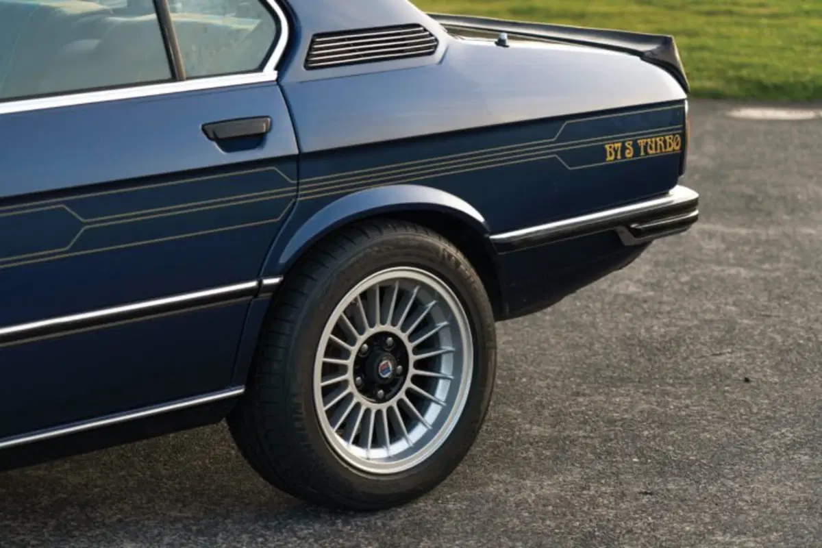 Alpina B7 S Turbo: Il bolide anni '80 all'asta (3)