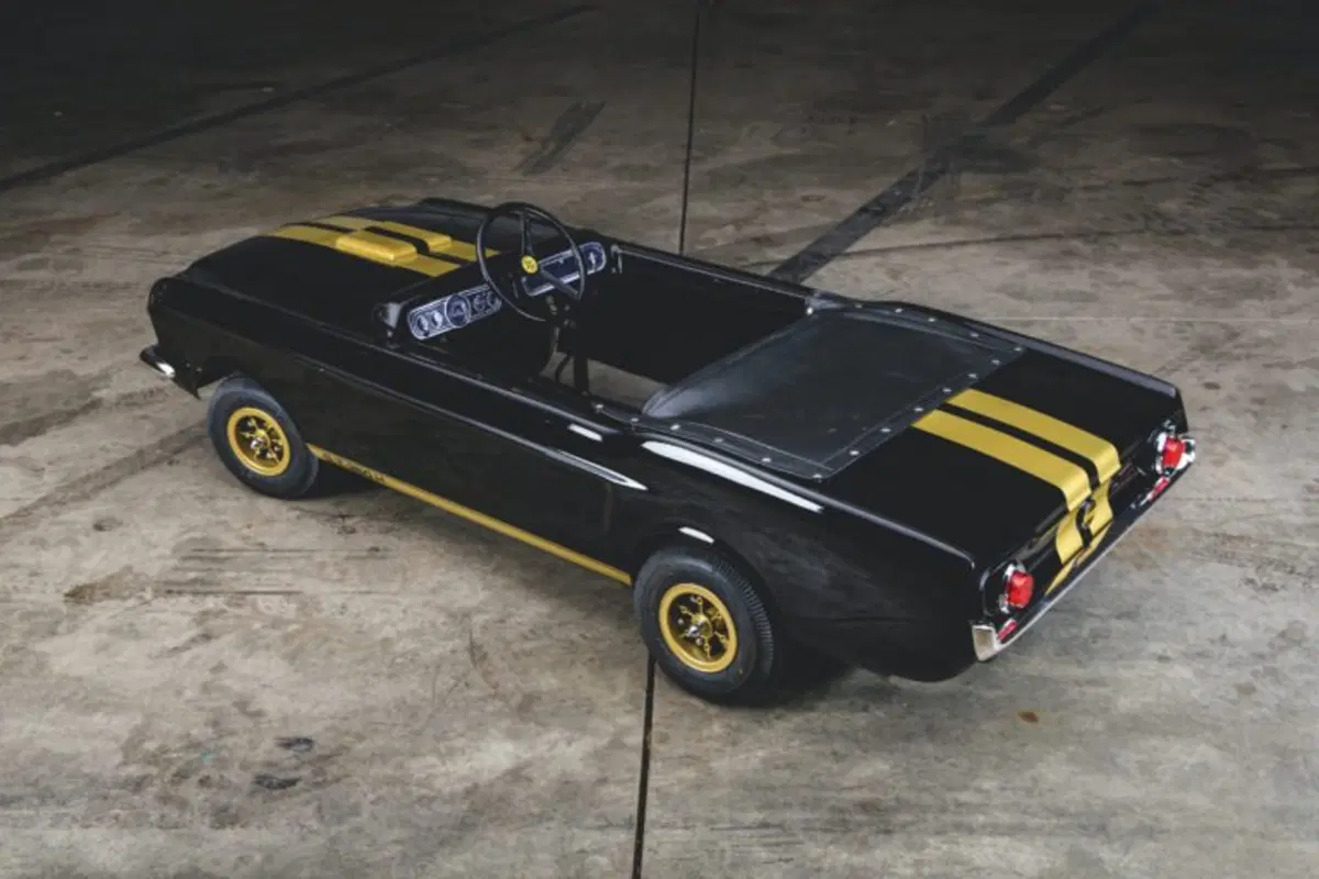 Shelby GT350-H, il regalo perfetto per Natale, in versione 'mini' (2)