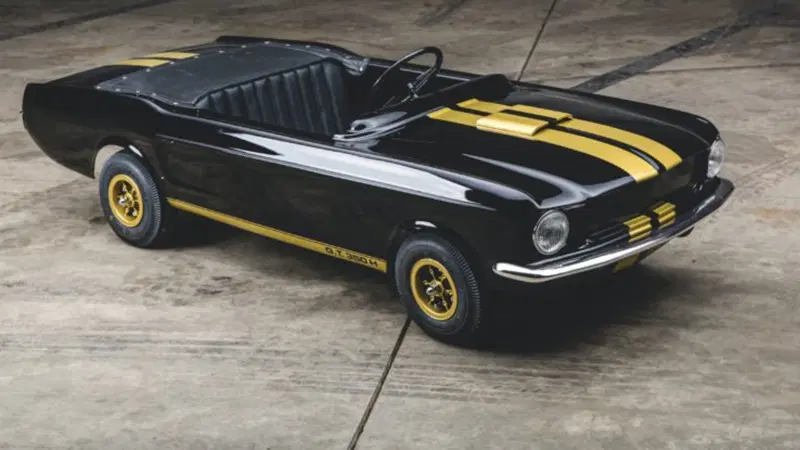 Shelby GT350-H, il regalo perfetto per Natale, in versione "mini"