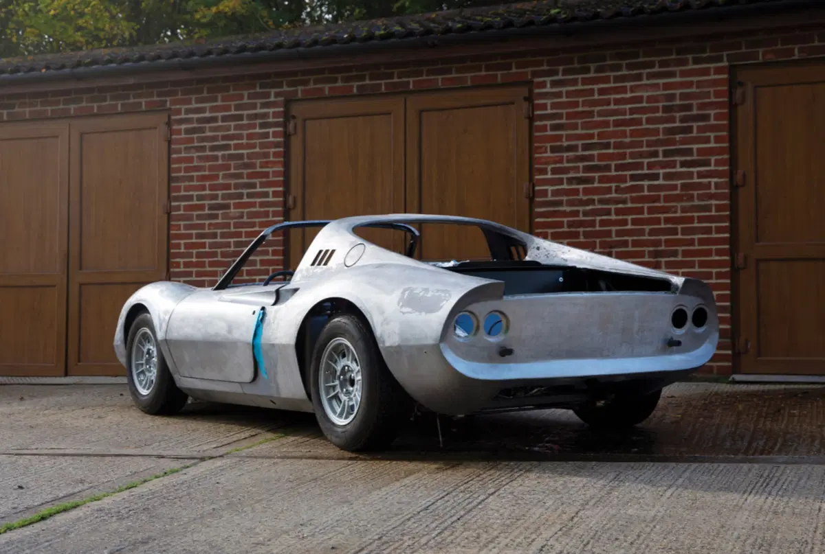 Ferrari Dino 246 GTS: in vendita un esemplare quasi... restaurato (2)