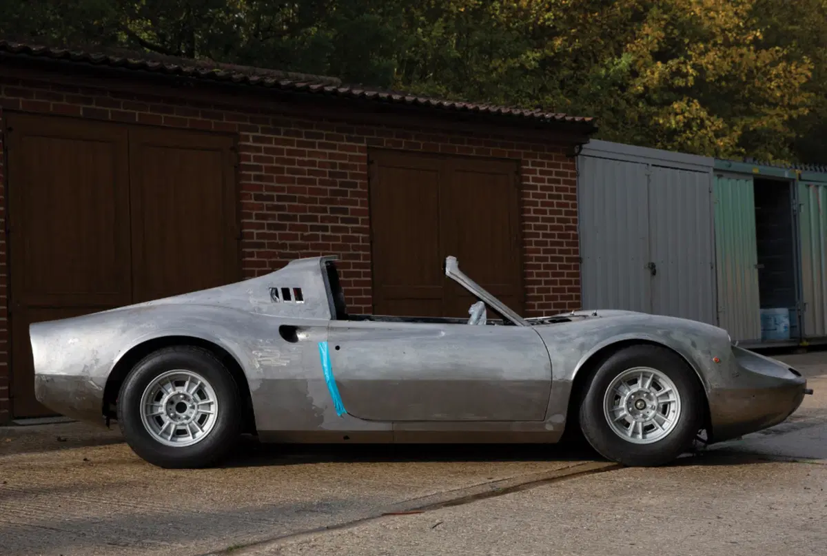 Ferrari Dino 246 GTS: in vendita un esemplare quasi... restaurato (5)
