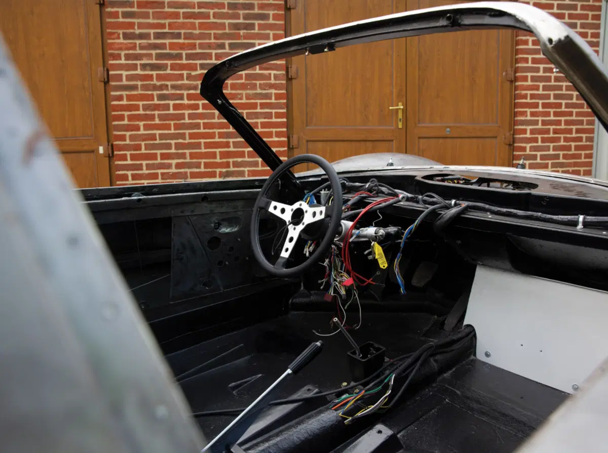 Ferrari Dino 246 GTS: in vendita un esemplare quasi... restaurato (6)