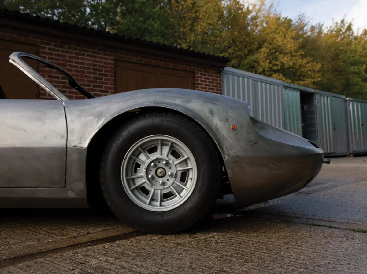 Ferrari Dino 246 GTS: in vendita un esemplare quasi... restaurato (8)