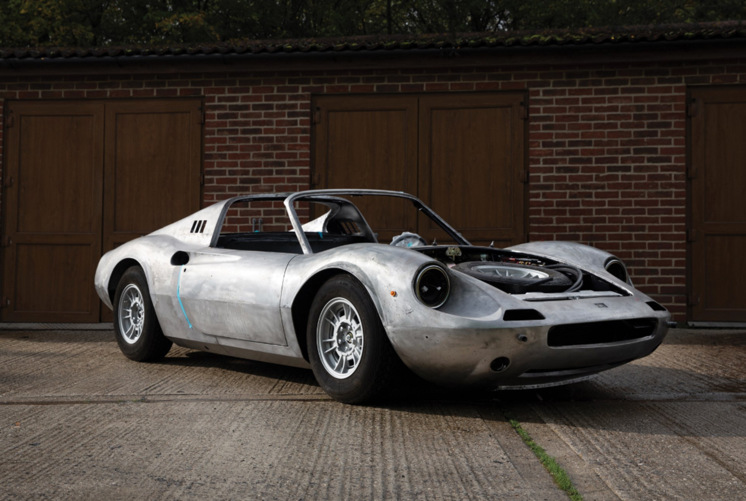 Ferrari Dino 246 GTS: in vendita un esemplare quasi... restaurato